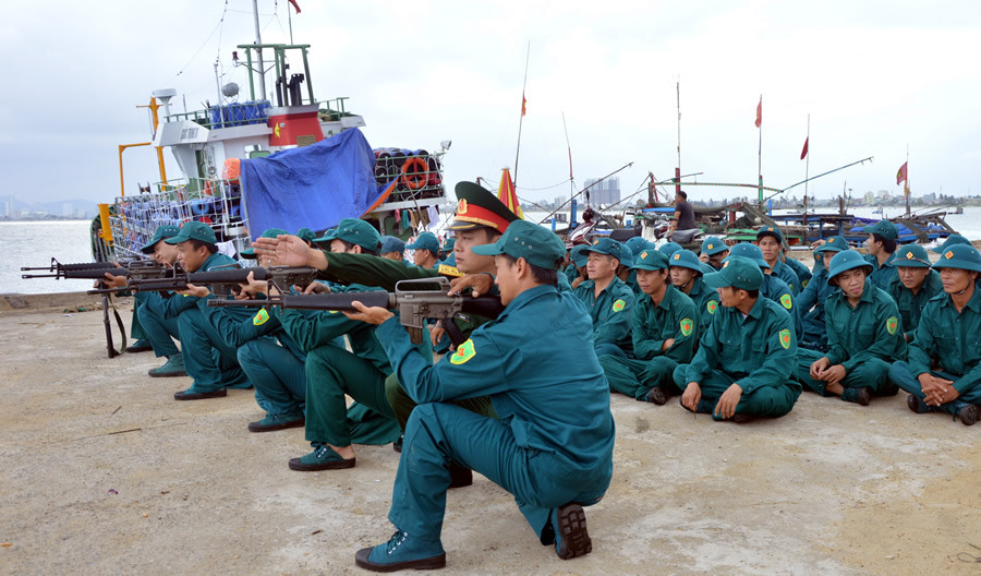 dân quân thường trực đi mấy năm