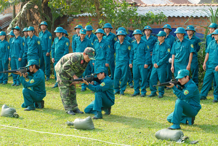 dân quân tự vệ là lực lượng gì
