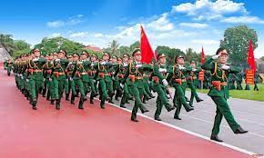 quân nhân chuyên nghiệp chuyển sang sĩ quan