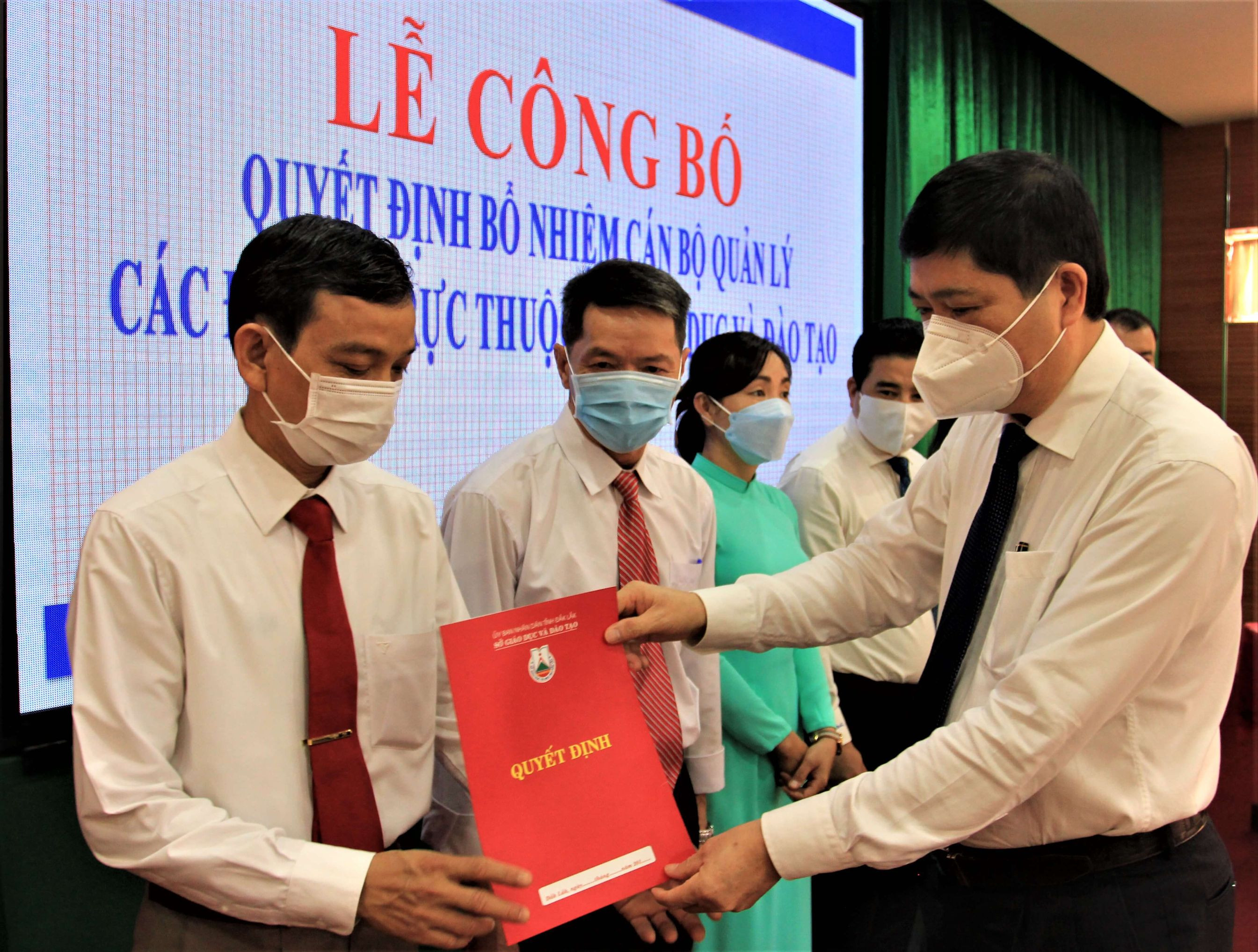 tiêu chuẩn bổ nhiệm cán bộ cấp phòng