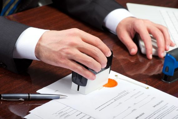 Công việc chính của một công chứng viên
