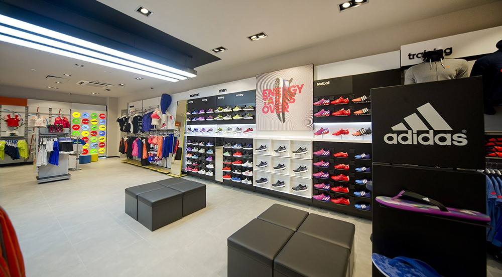 câu chuyện thương hiệu adidas