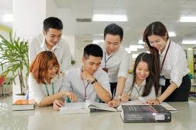 ngành học kinh doanh thương mại là gì