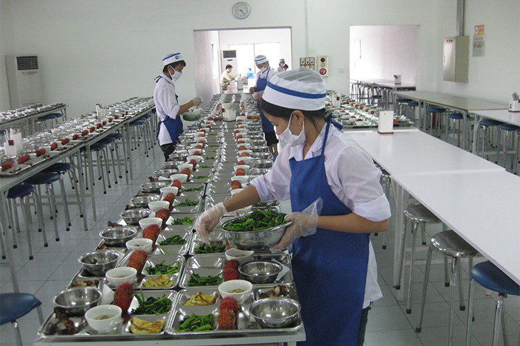 dam-bao-an-toan-thuc-pham-tai-cac-co-so-bep-an-suat-an-1-1