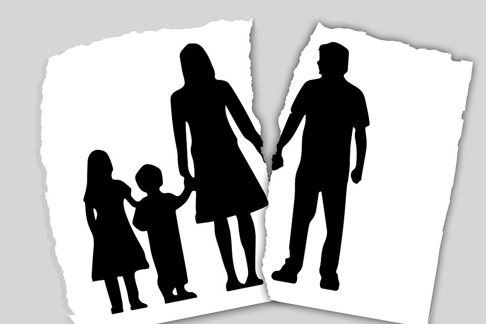 Thủ tục khởi kiện giành quyền nuôi con sau khi ly hôn
