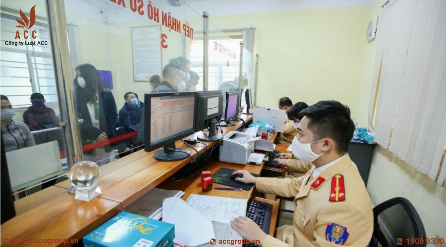 Có nên tự đi đăng ký xe ô tô?