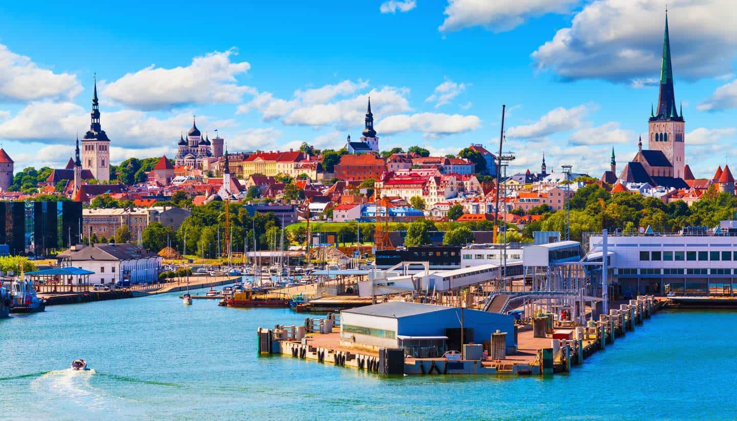 Gom-hang-le-LCL-tu-Can-Tho-di-Estonia-gia-sieu-re