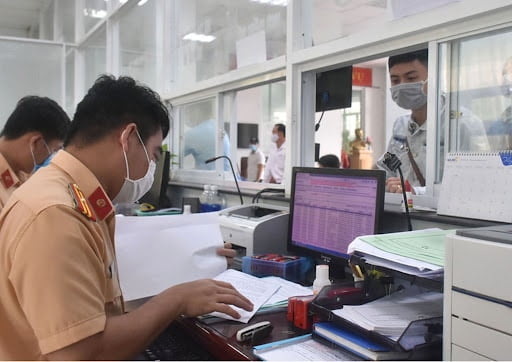 sang-ten-xe-khong-co-hop-dong-mua-ban-1