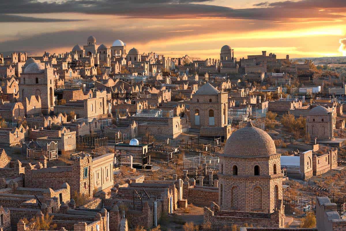 uzbekistan-cemetery