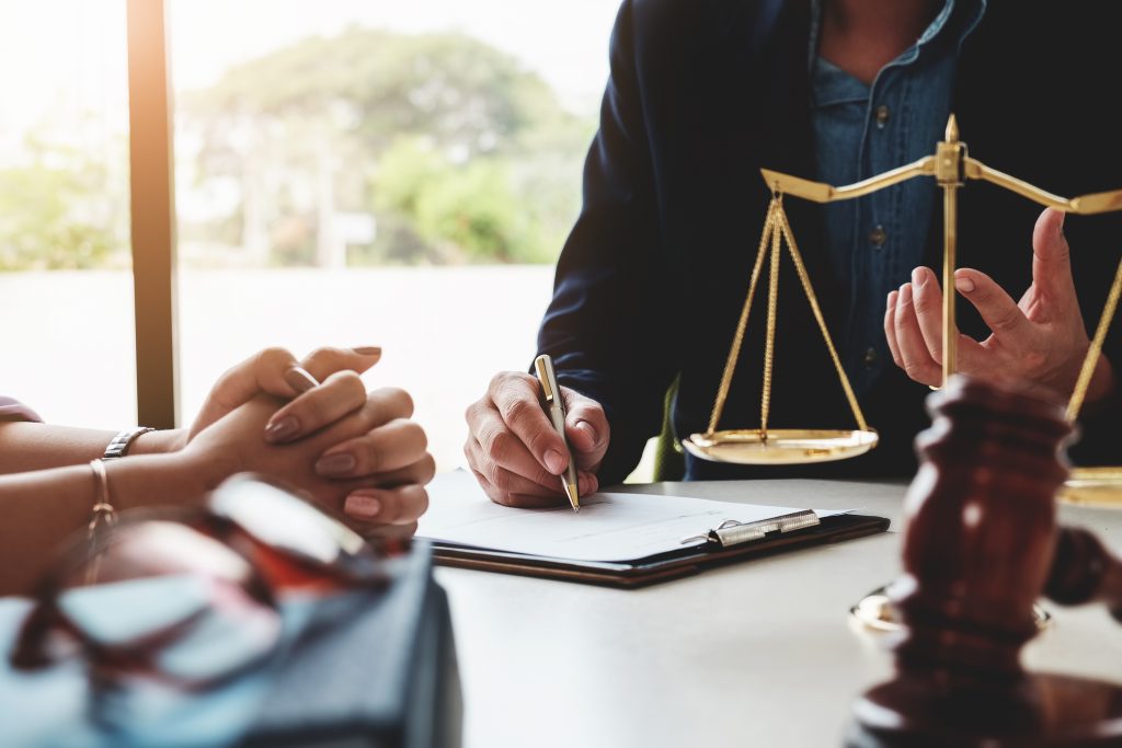Going-to-Court-for-Divorce-1024x683