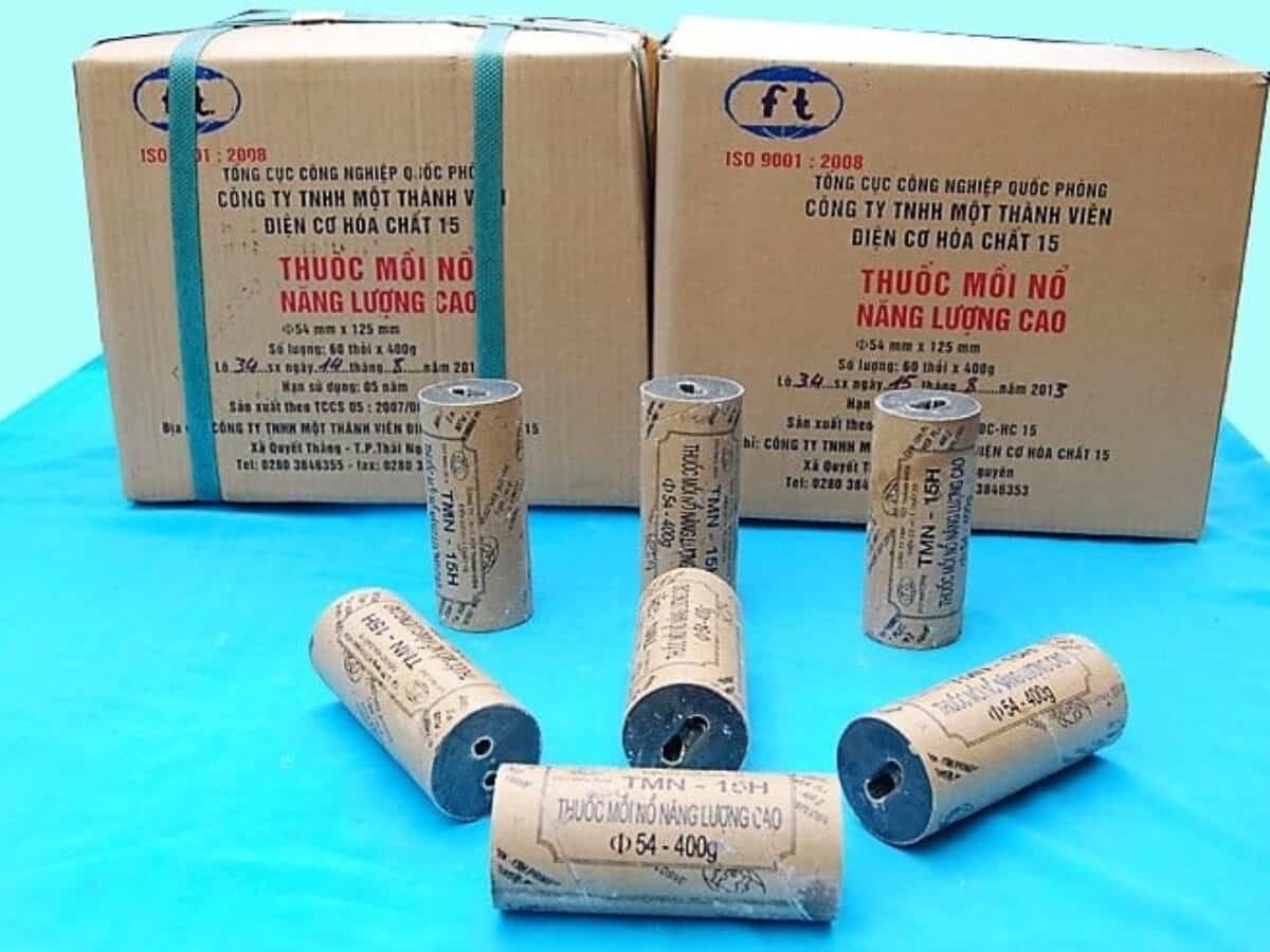 Khung-hinh-phat-cho-nguoi-mua-ban-tang-tru-kip-no-Cap-nhat-2021