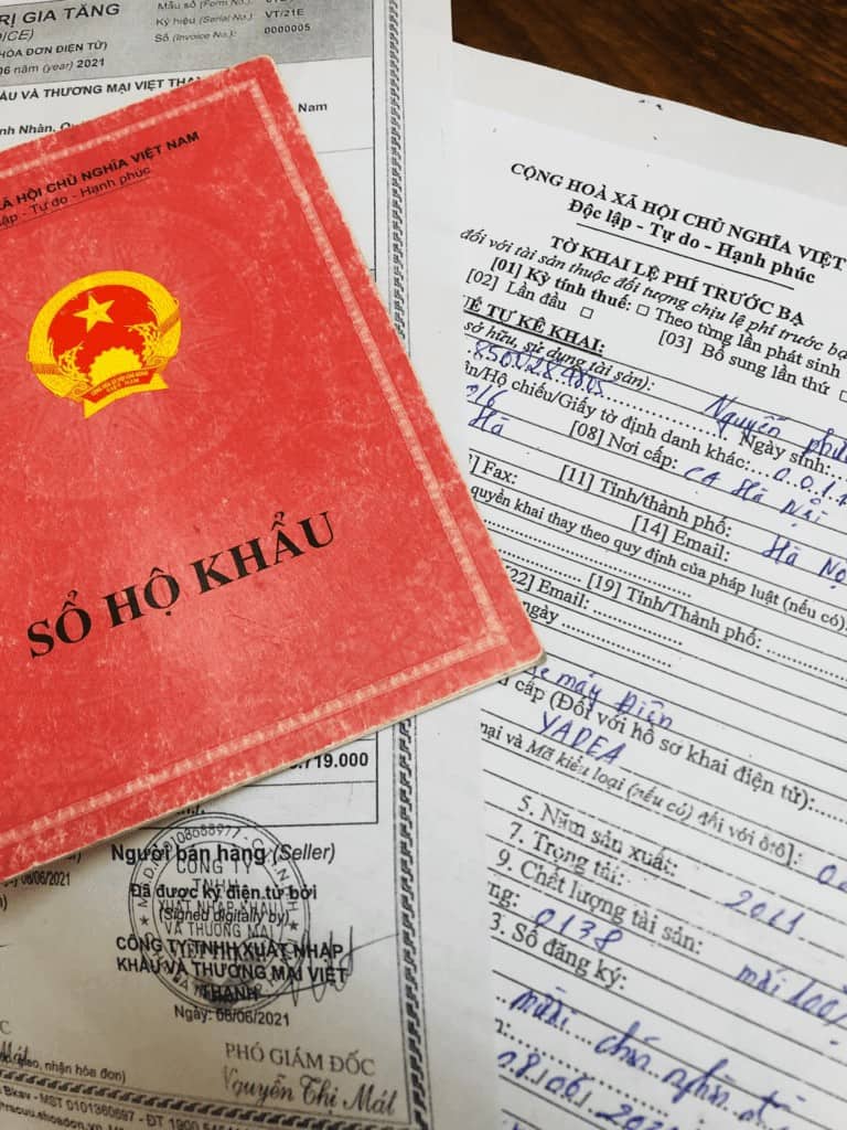 lam-giay-to-xe-may-het-bao-nhieu-tien