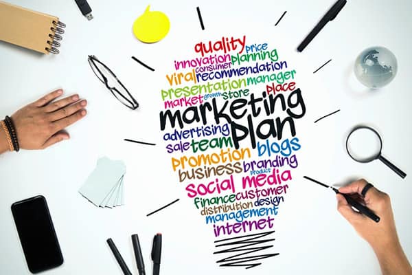 su-canh-tranh-trong-marketing-giua-cac-doi-thu-rat-khoc-liet