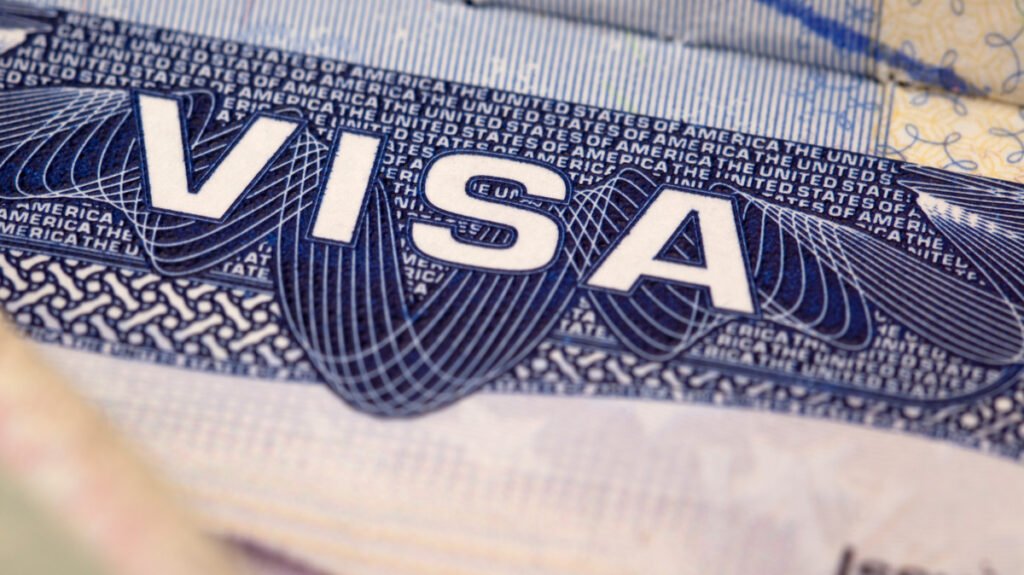 Dich-vu-lam-visa-tai-Huyen-Ham-Tan-1024x575