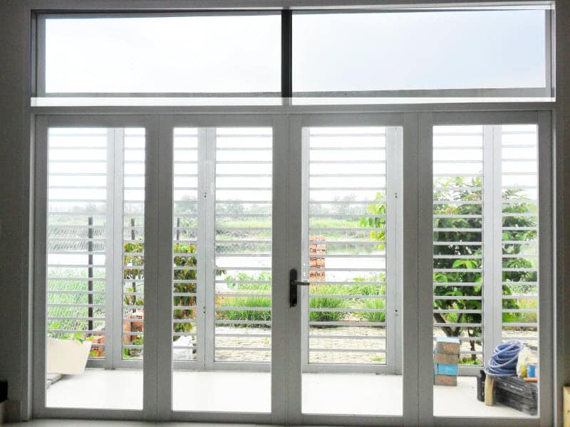 cua-nhom-kinh-he-700-la-gi-1