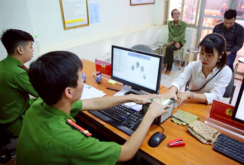 Thứ 7 Có Làm Chứng Minh Nhân Dân Không?