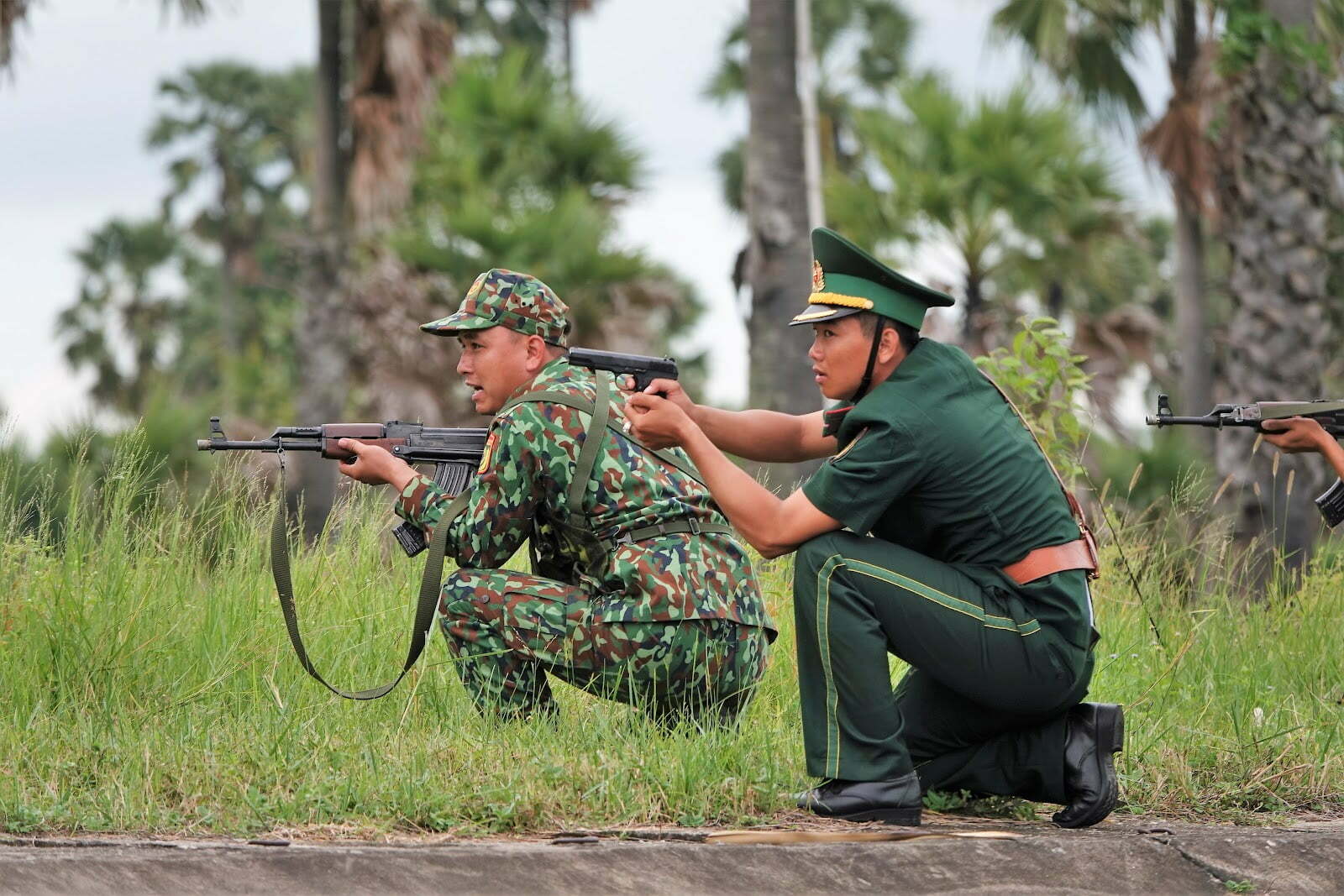 Công Cụ Hỗ Trợ