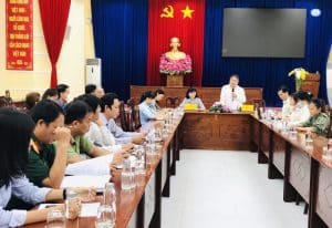 25 10+hinh+2 Doan+cong+tac+so+noi+vu+tinh+long+an+khao+sat+tinh+hinh+thu+thap+ho+so+tai+lieu+tai+huyen+can+giuoc