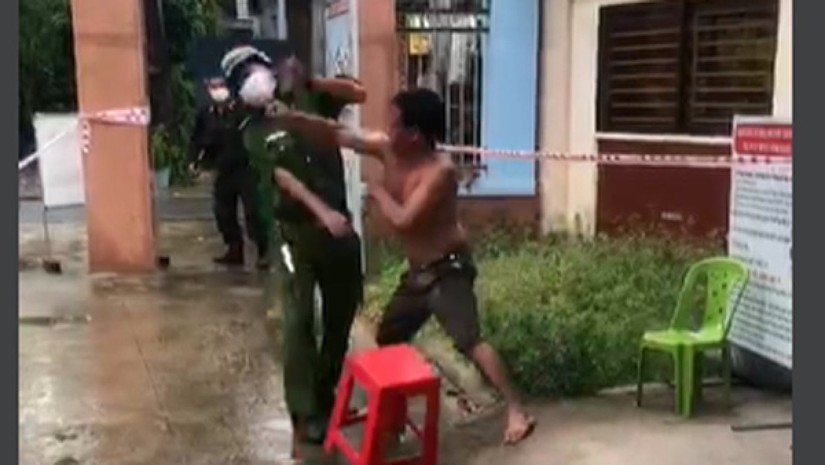 Hình ảnh Minh Họa Chống đối Người Thi Hành Công Vụ