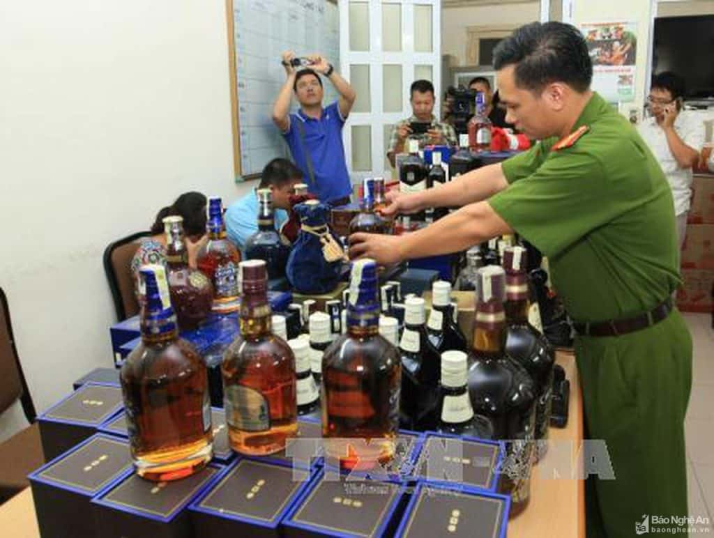 Làm Giả Giấy Chứng Nhận Xuất Xứ Rượu Có Bị Phạt Không