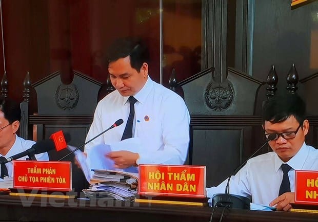 Bị đơn Vắng Mặt Tại Phiên Tòa