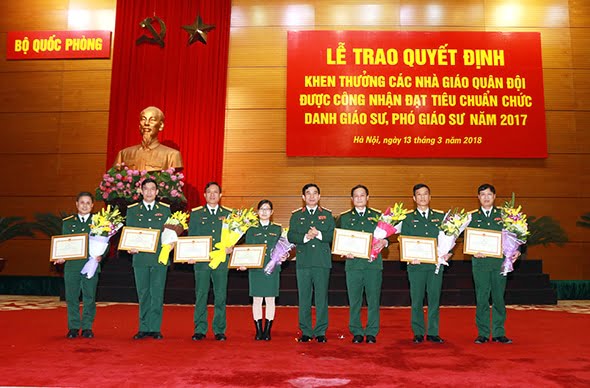 7 hình thức khen thưởng trong quân đội