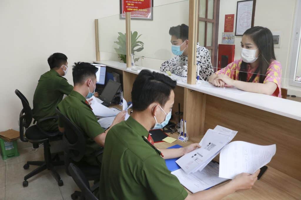 Thủ Tục Nhập Khẩu Cho Con Theo Bố Có Yếu Tố Nước Ngoài