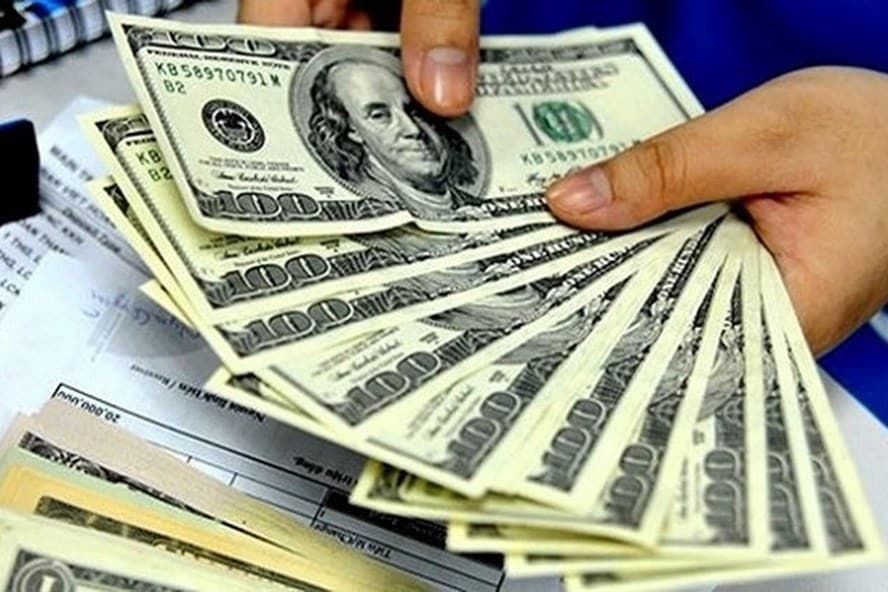 Thủ Tục Mang Tiền Mặt Nhập Cảnh Vào Việt Nam Như Thế Nào