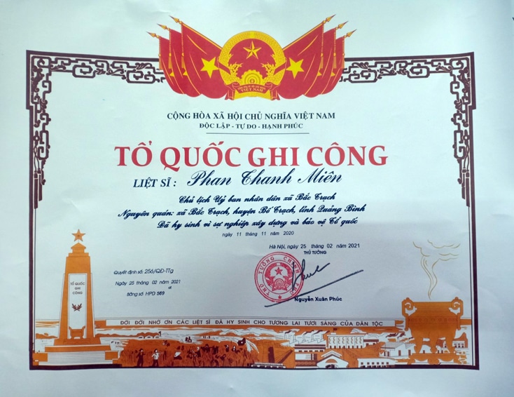 giấy khen tổ quốc ghi công