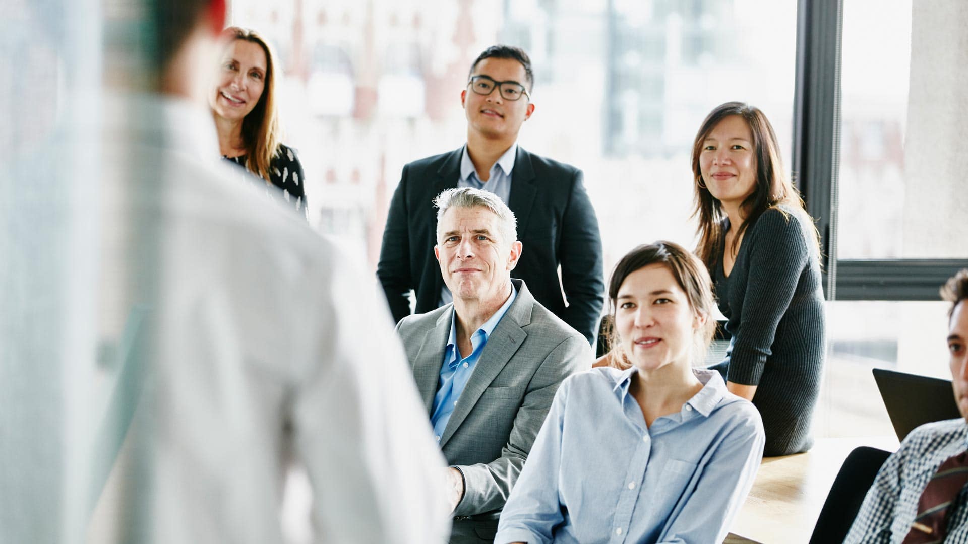 thời gian làm việc người nước ngoài