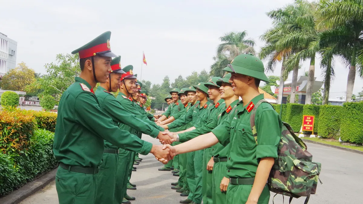 Phu Cap Quan Ham 2022 2712080611