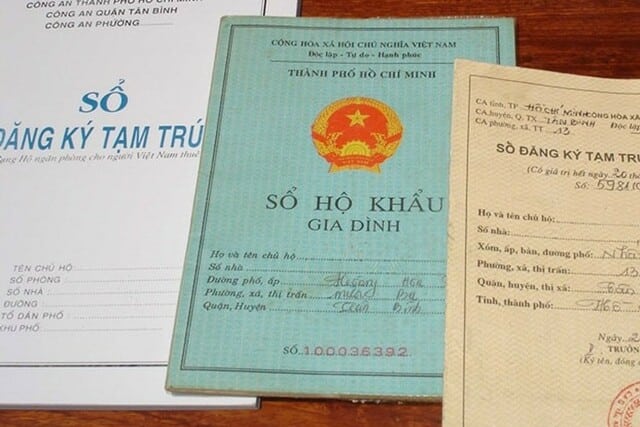 Sổ hộ khẩu màu xanh