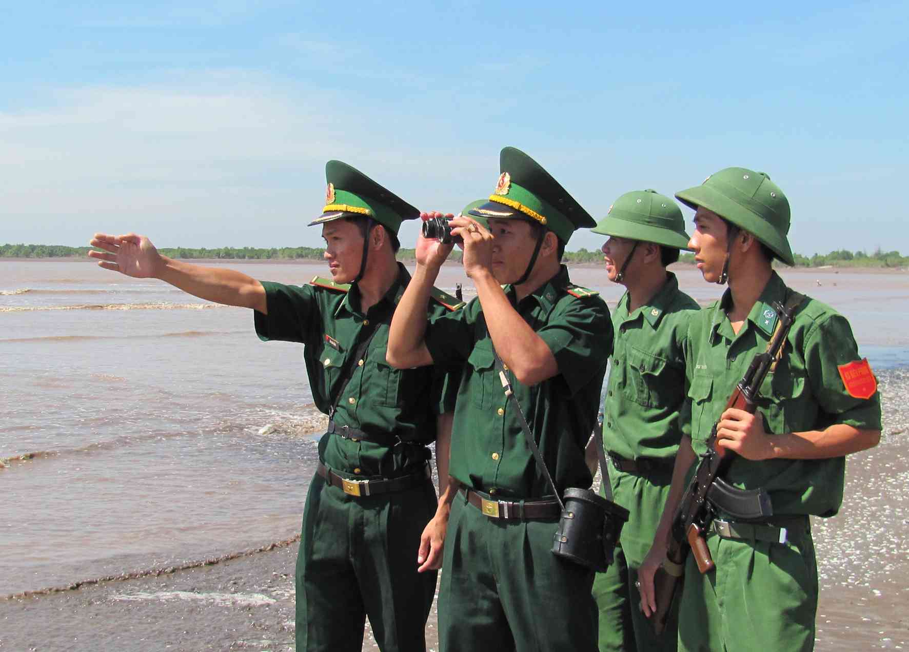 Tham Quyen Cua Bo Doi Quoc Phong