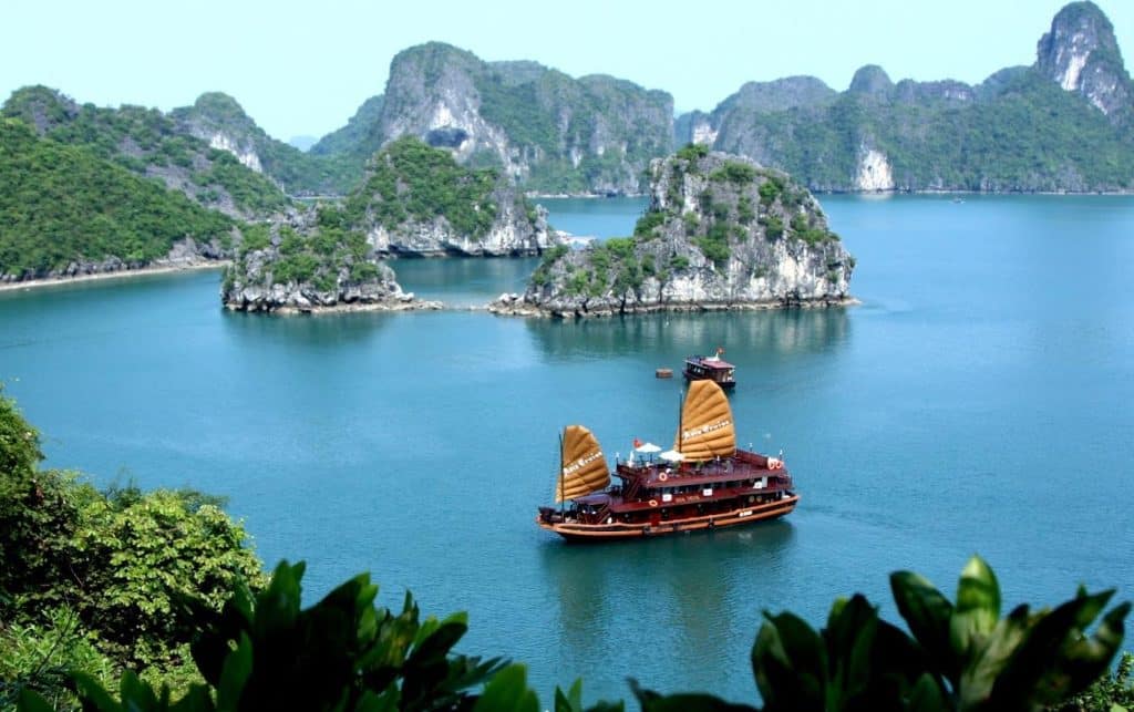 Những Hạn Chế, Bất Cập Trong Luật Du Lịch 2017