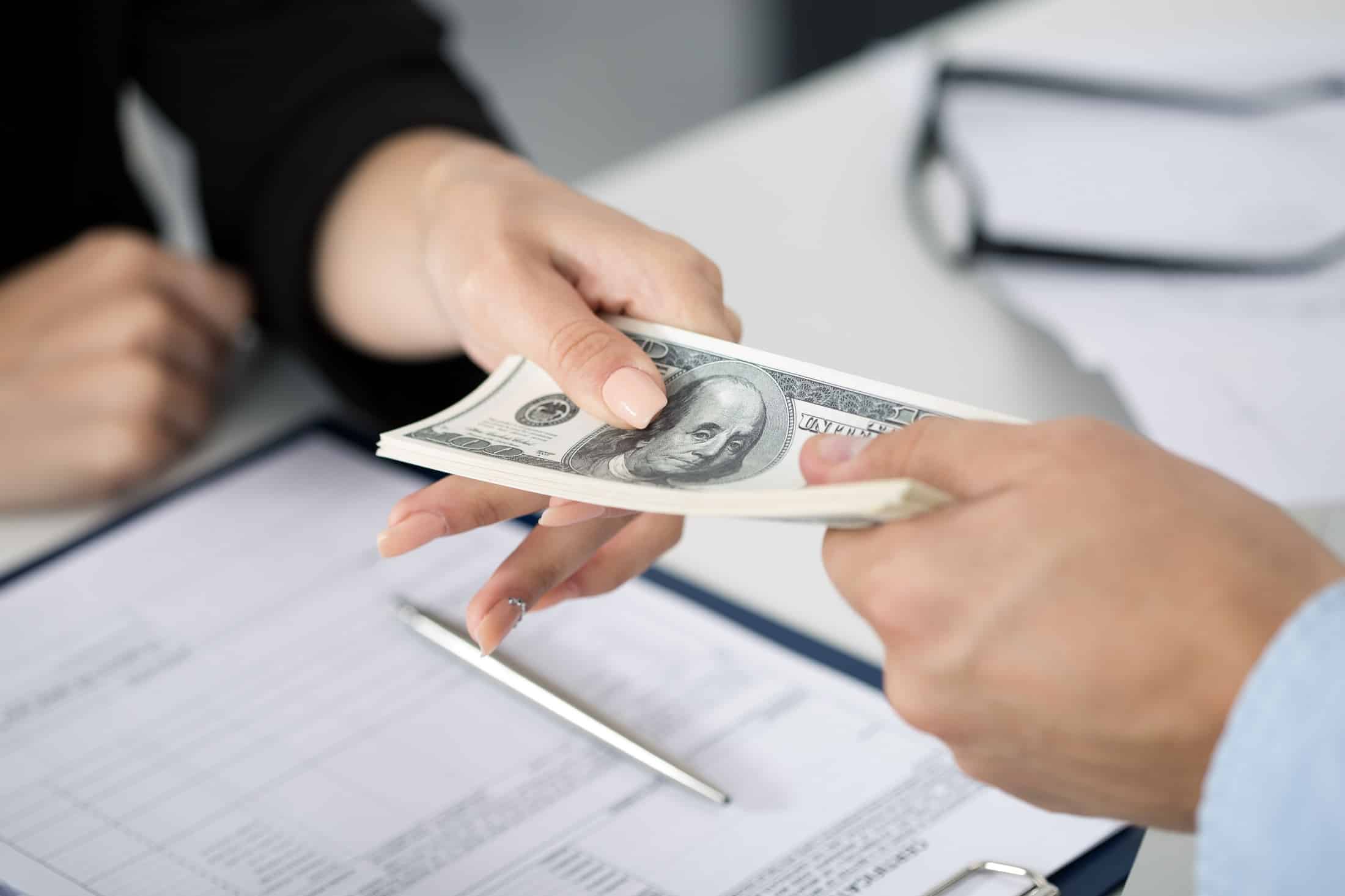 Quy định về việc vay tiền dưới 18 tuổi theo quy định năm 2023