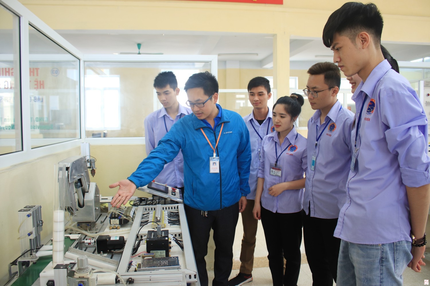 Những nét văn hóa công sở tại trường đại học