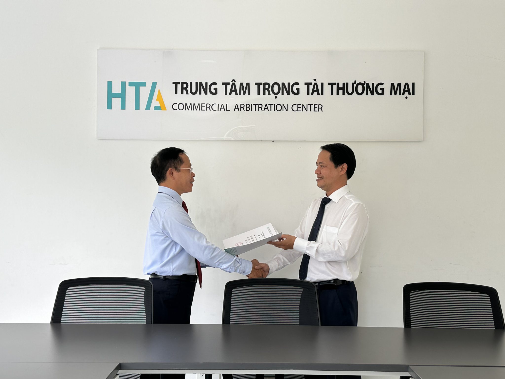 Trọng tài thương mại có thẩm quyền giải quyết như thế nào?