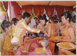 người khmer theo chế độ mẫu hệ