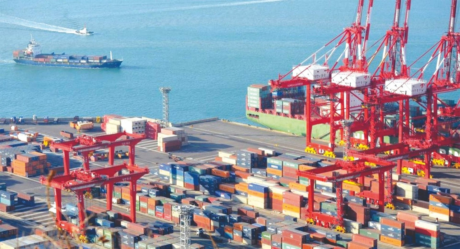 xuất siêu tốt hay xấu